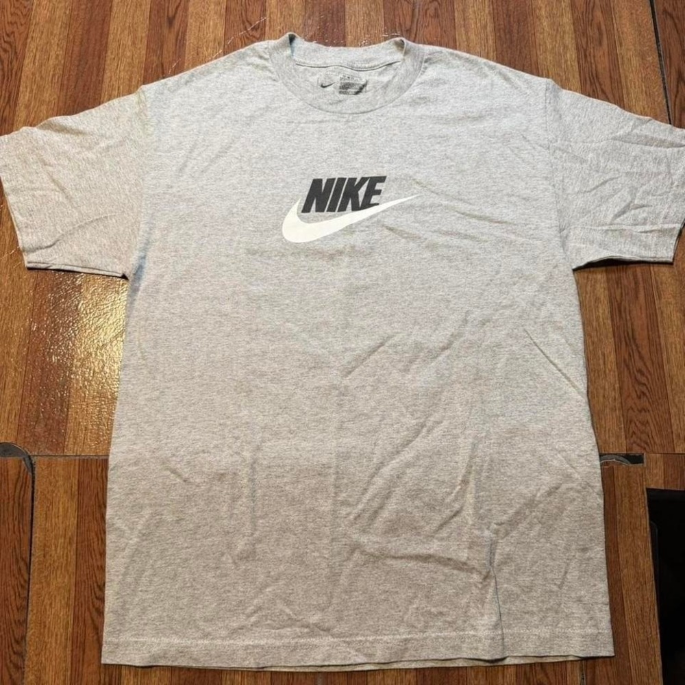 Nike Grey Vintage Center Swoosh Sportswear Train Shirt Large